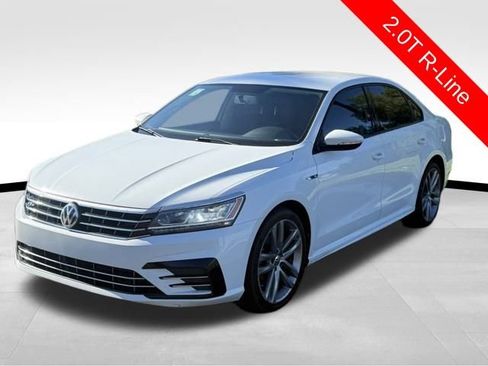 Used 2018 Volkswagen Passat 2.0T R-Line w/ R-Line Lighting Package image 3