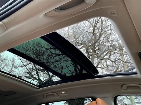 Used 2025 BMW X7 xDrive40i w/ Premium Package image 14