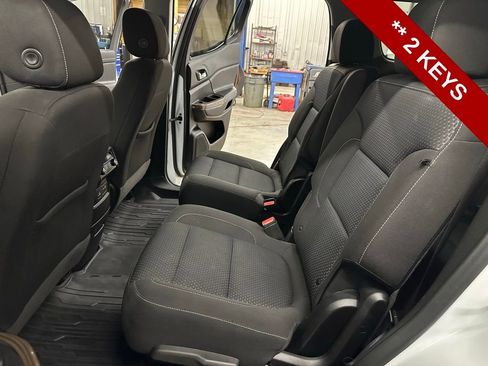 Used 2023 GMC Acadia SLE w/ Driver Convenience Package image 25