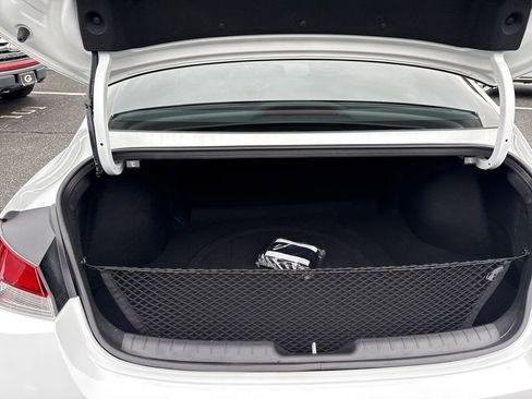 Used 2024 Hyundai Elantra SEL image 18