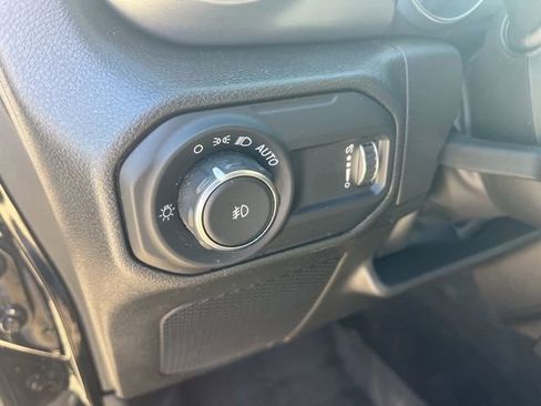 Used 2023 Jeep Wrangler Sport S image 13