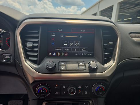 Used 2023 GMC Acadia Denali w/ Denali Ultimate Package FWD image 23