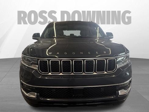 Used 2023 Jeep Wagoneer 4WD w/ Premium Group I image 2