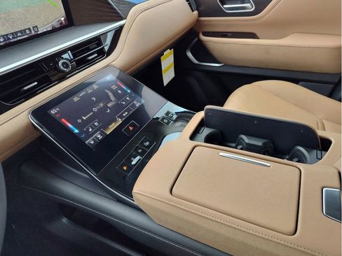 New 2025 INFINITI QX80 Luxe image 28