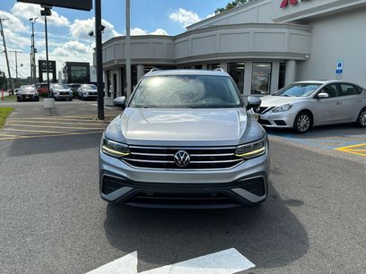 Used 2022 Volkswagen Tiguan SE w/ Panoramic Sunroof Package