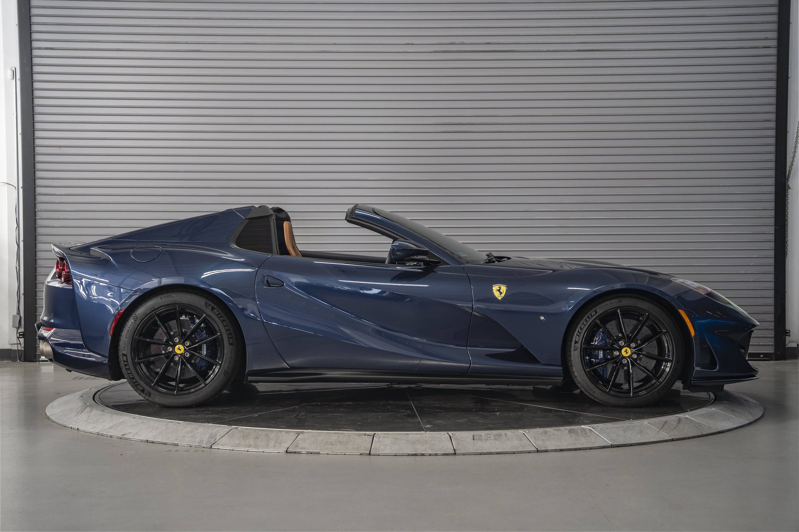 Used 2021 Ferrari 812 GTS RWD image 6