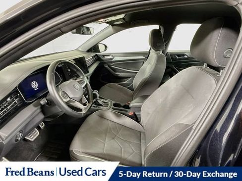 Used 2025 Volkswagen Jetta Sport FWD image 25