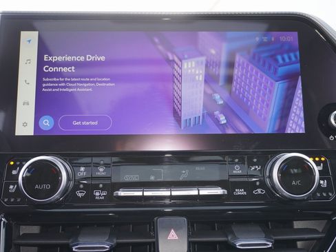 Used 2023 Toyota Highlander Platinum image 18