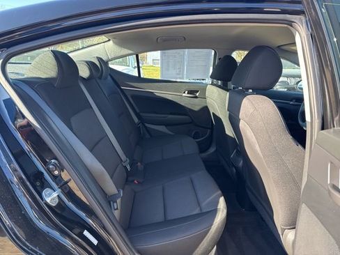 Used 2018 Hyundai Elantra SEL FWD image 12