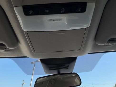 Used 2024 Nissan Sentra SV FWD image 12