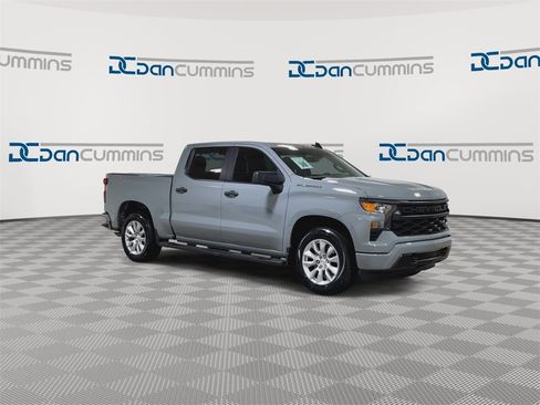 Used 2024 Chevrolet Silverado 1500 Custom image 2