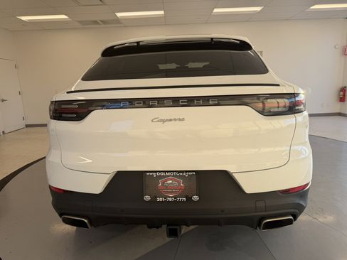 Used 2023 Porsche Cayenne Platinum Edition image 6