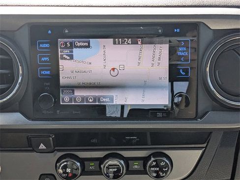 Used 2018 Toyota Tacoma TRD Sport image 30