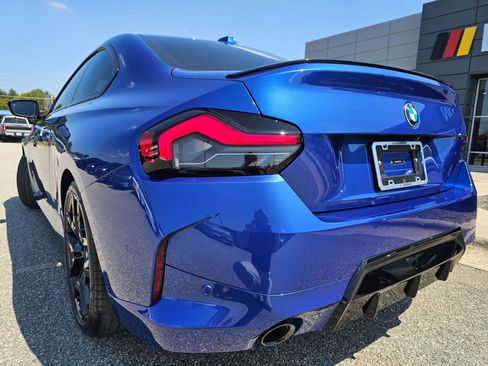 Used 2025 BMW 230i xDrive Coupe w/ M Sport Package AWD/4WD image 3