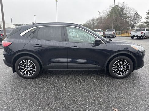 Used 2021 Ford Escape SEL w/ Class II Trailer Tow Package image 8