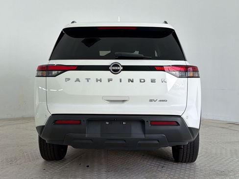 Used 2023 Nissan Pathfinder SV AWD/4WD image 10