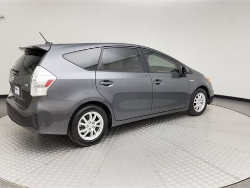 Used 2014 Toyota Prius V Three image 2