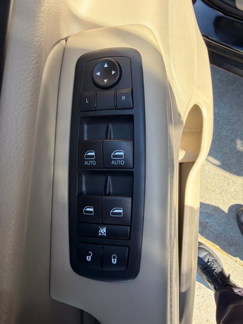 Certified 2020 Jeep Grand Cherokee Laredo AWD/4WD image 15