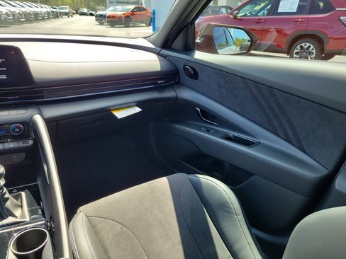 Used 2025 Hyundai Elantra N FWD image 18