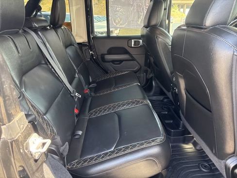 Used 2022 Jeep Wrangler Unlimited Sahara AWD/4WD image 32