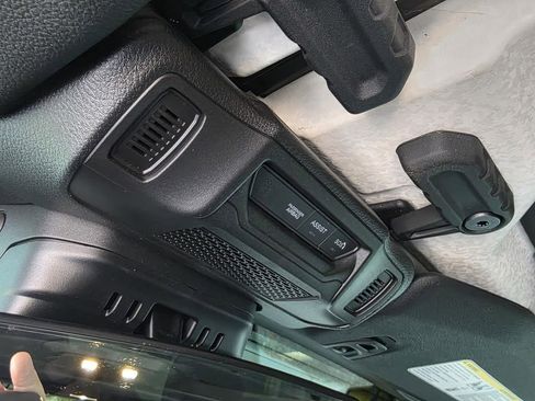 Used 2024 Jeep Wrangler Unlimited Rubicon 4xe image 31