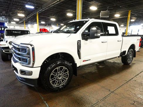 Used 2025 Ford F350 Platinum w/ Platinum Plus Package AWD/4WD image 3