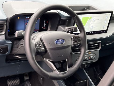 Used 2025 Ford Maverick Lariat w/ Black Appearance Package image 14