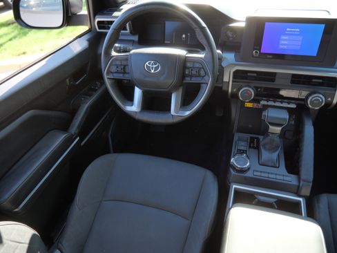 Certified 2024 Toyota Tacoma SR5 AWD/4WD image 10