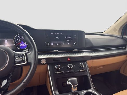 Used 2022 Kia Carnival LX FWD image 15