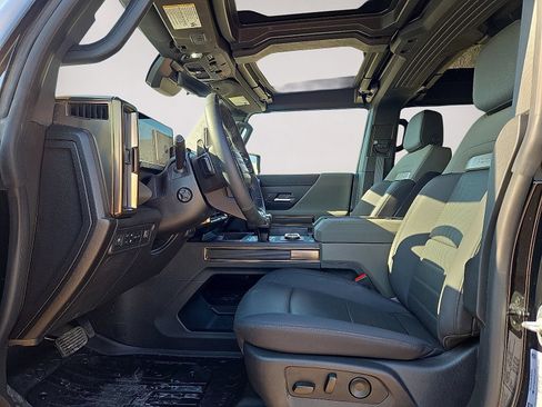 Used 2025 GMC Hummer EV 2X w/ LPO, Roof Cross Rail Package AWD/4WD image 21