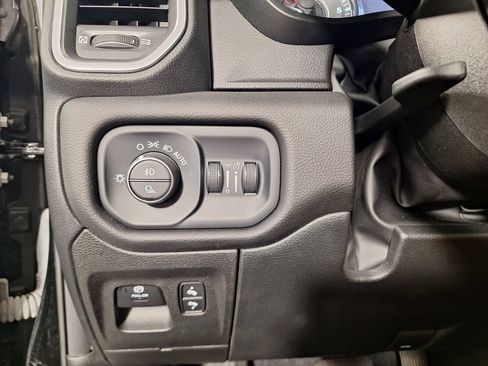 Used 2025 RAM 1500 Laramie AWD/4WD image 21