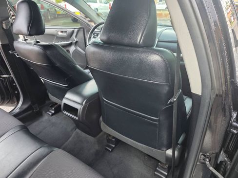 Used 2016 Toyota Camry SE image 25