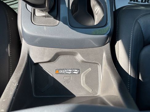 Used 2021 Chevrolet Colorado Z71 w/ Safety Package AWD/4WD image 28