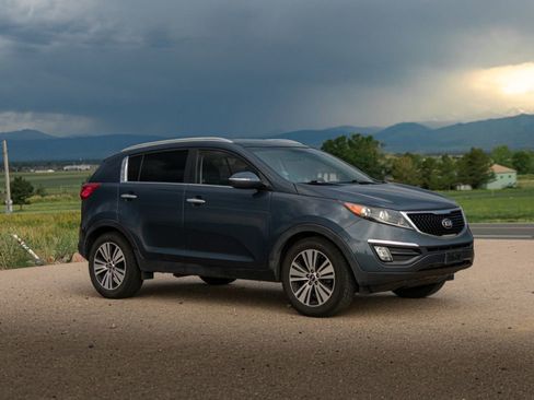 Used 2015 Kia Sportage EX image 3
