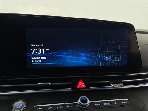 Certified 2025 Hyundai Elantra SEL FWD image 22