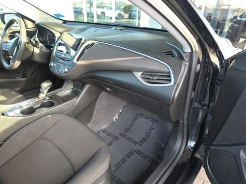 Used 2023 Chevrolet Malibu LT w/ Driver Confidence Package image 9
