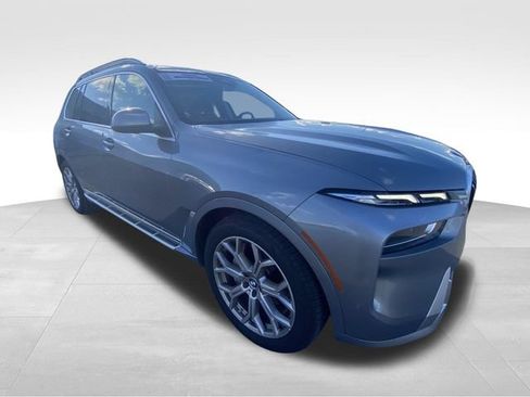 Used 2025 BMW X7 xDrive40i w/ Premium Package AWD/4WD image 13