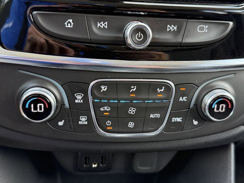 Used 2021 Chevrolet Traverse LT w/ LPO, Floor Liner Package AWD/4WD image 24