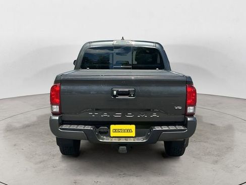 Used 2019 Toyota Tacoma TRD Sport AWD/4WD image 4