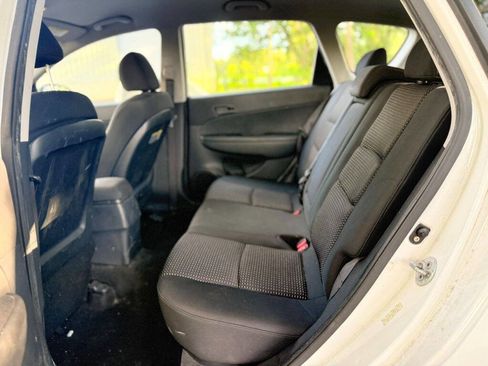 Used 2011 Hyundai Elantra GLS image 11