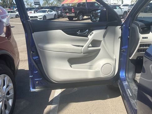 Used 2022 Nissan Rogue Sport SV FWD image 15