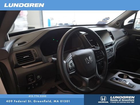 Used 2024 Honda Ridgeline Sport image 12