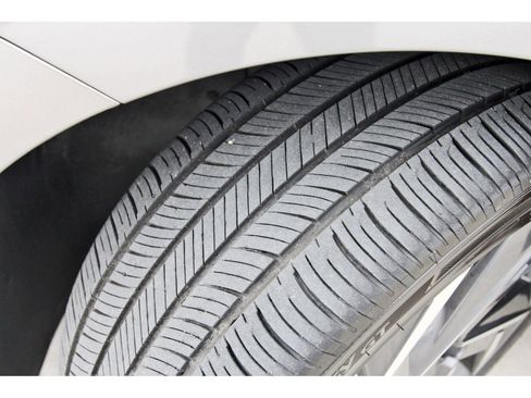 Used 2024 Hyundai Elantra Limited image 34