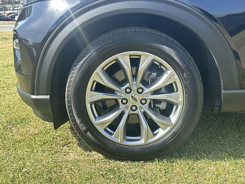 Used 2024 Ford Explorer Limited RWD image 11