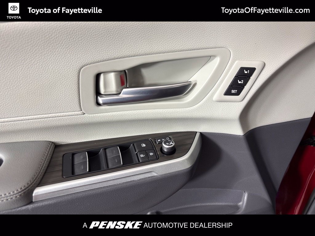 Certified 2023 Toyota Sienna Limited FWD image 29