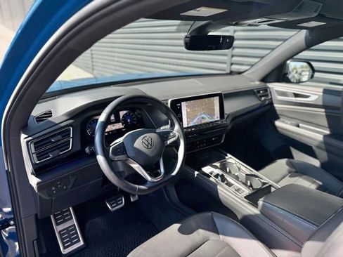 Used 2025 Volkswagen Atlas Cross Sport SEL R-Line AWD/4WD image 4