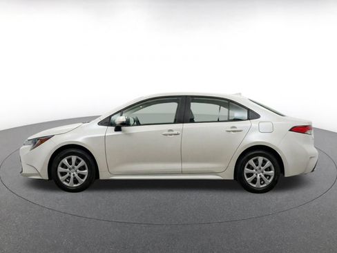 Used 2025 Toyota Corolla LE FWD image 4