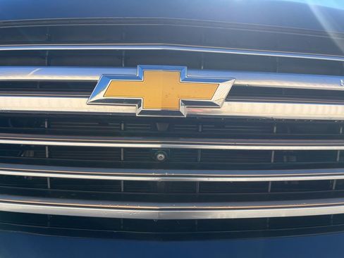 Used 2021 Chevrolet Suburban High Country image 4