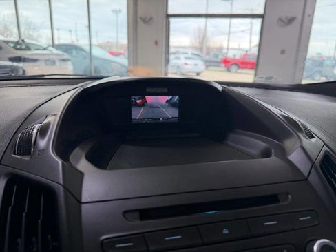 Used 2017 Ford Escape SE image 30