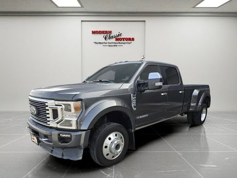Used 2020 Ford F450 Platinum w/ FX4 Off-Road Package image 3